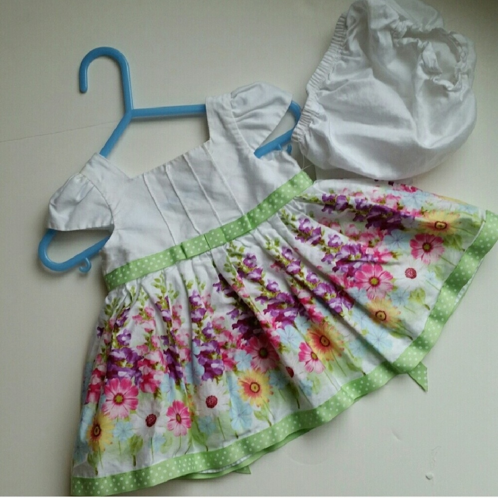 ❤️3 for $12 Dress and Bloomers set - 3 m